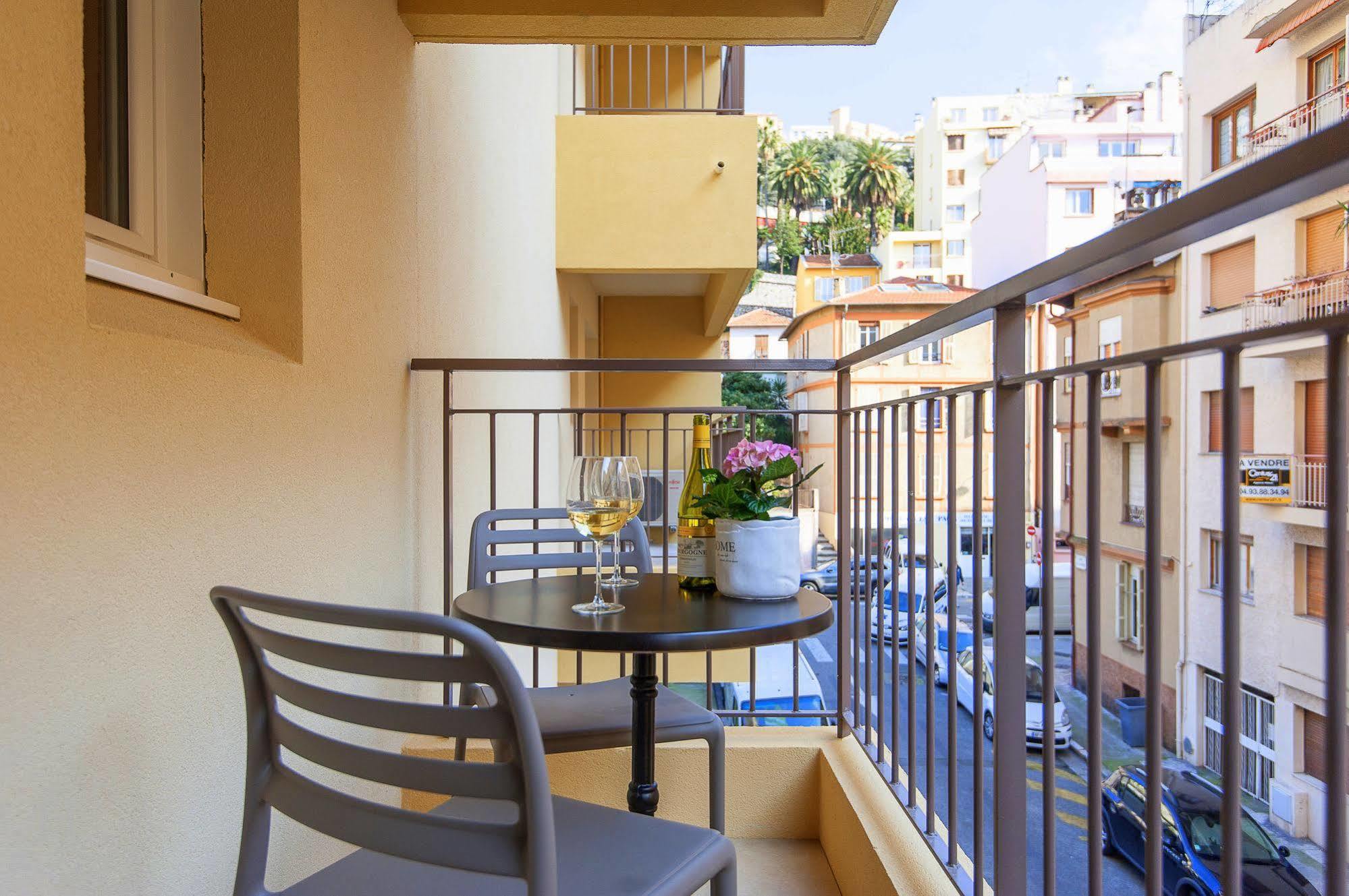 Residence Villa Serafina Niza Exterior foto